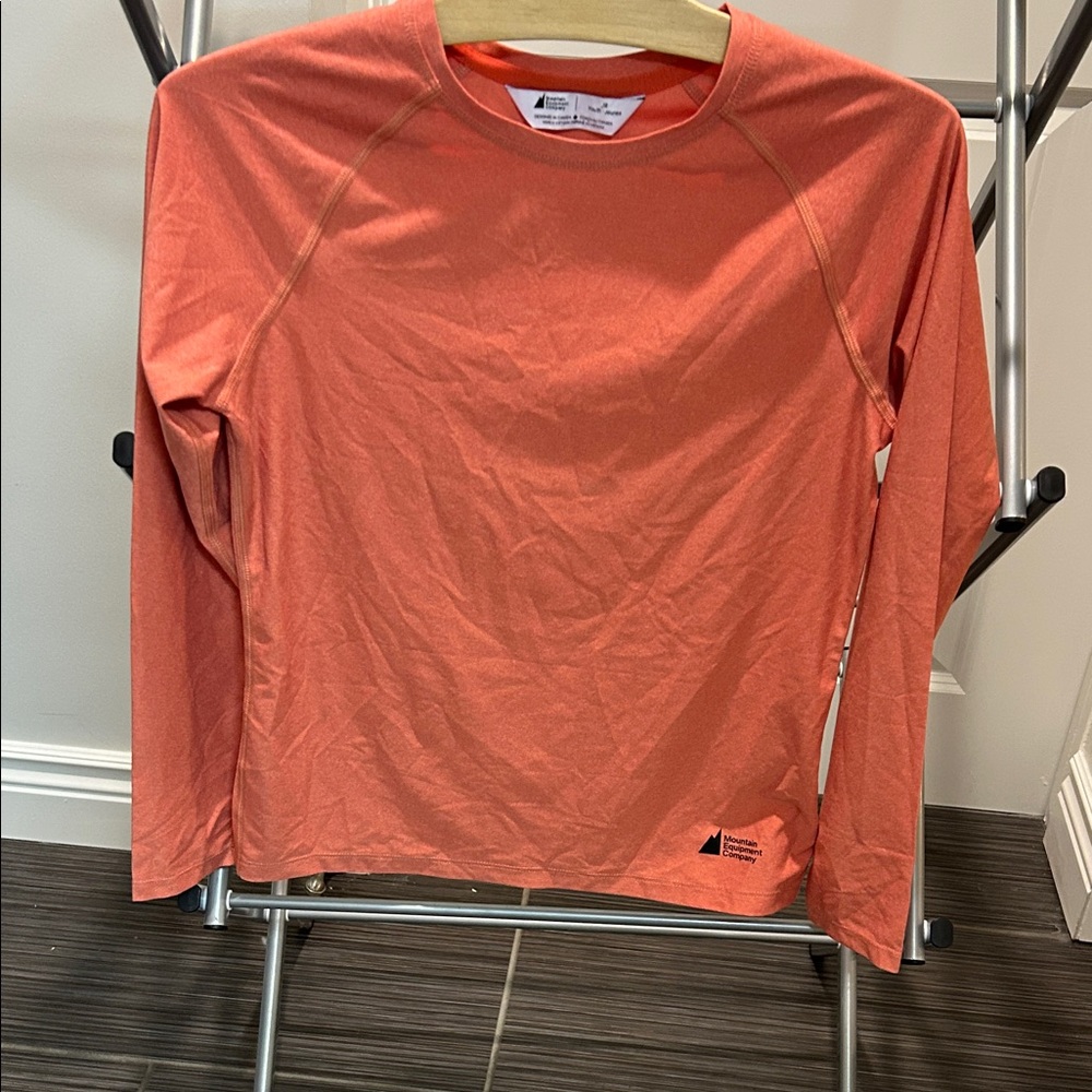 MEC kids moisture wicking layering long sleeved Tshirt, size 12